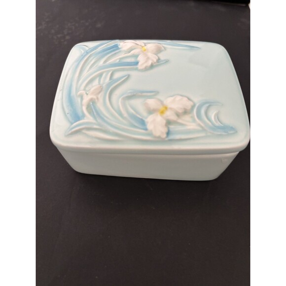 Vintage Light Blue & Pink Iris Flowers on Square Ceramic Trinket Jewelry Box Lid - Picture 2 of 9